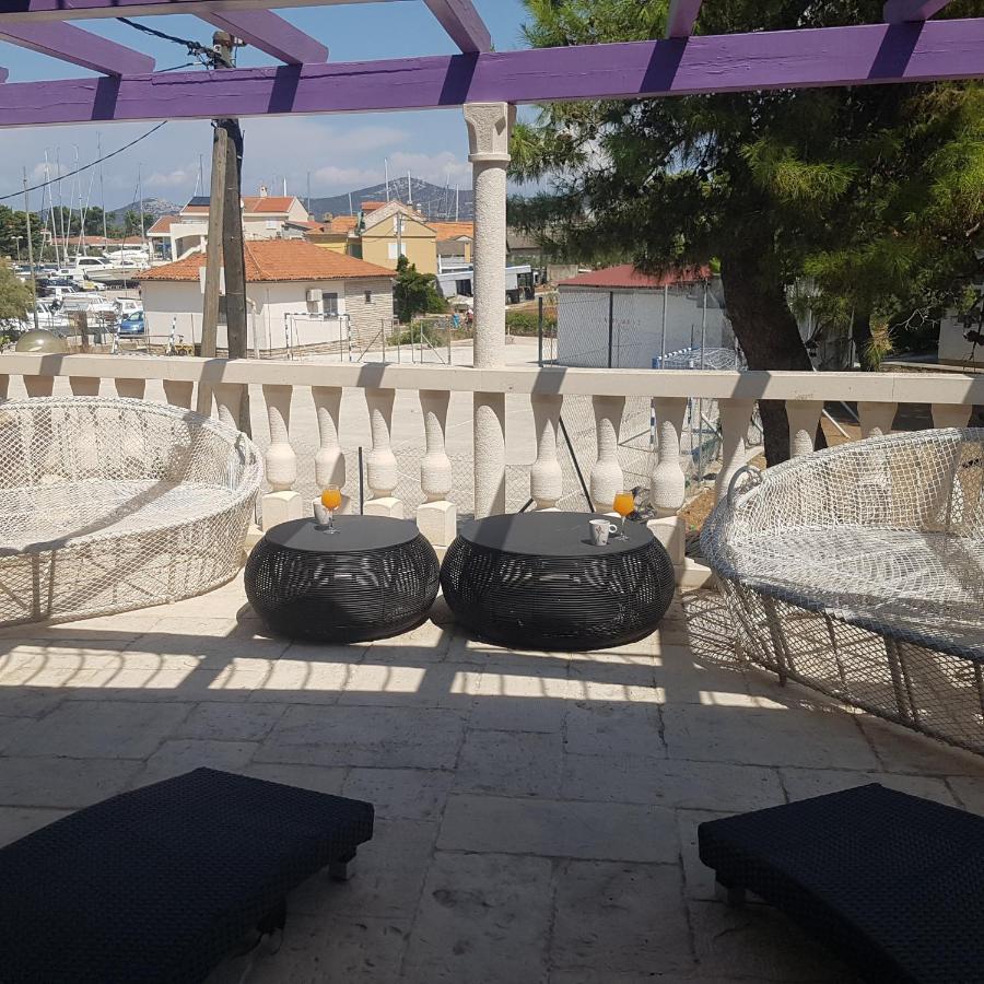 Appartamento Jardin Kapetanova Kuca Veli Iž Esterno foto