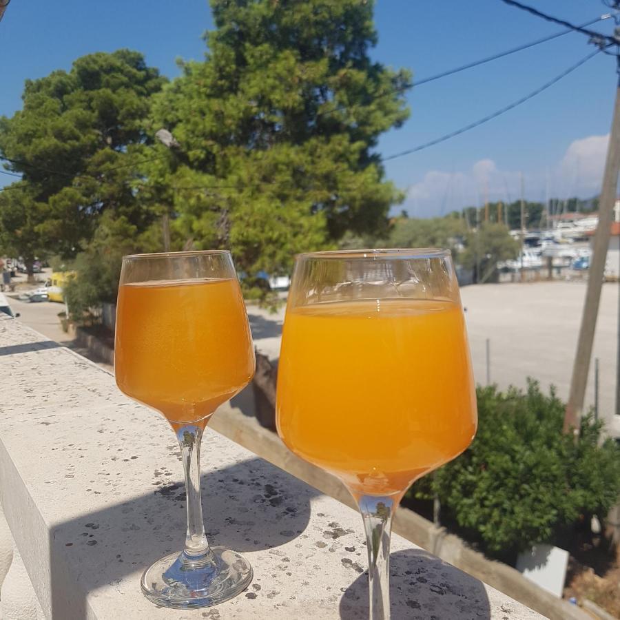 Appartamento Jardin Kapetanova Kuca Veli Iž Esterno foto
