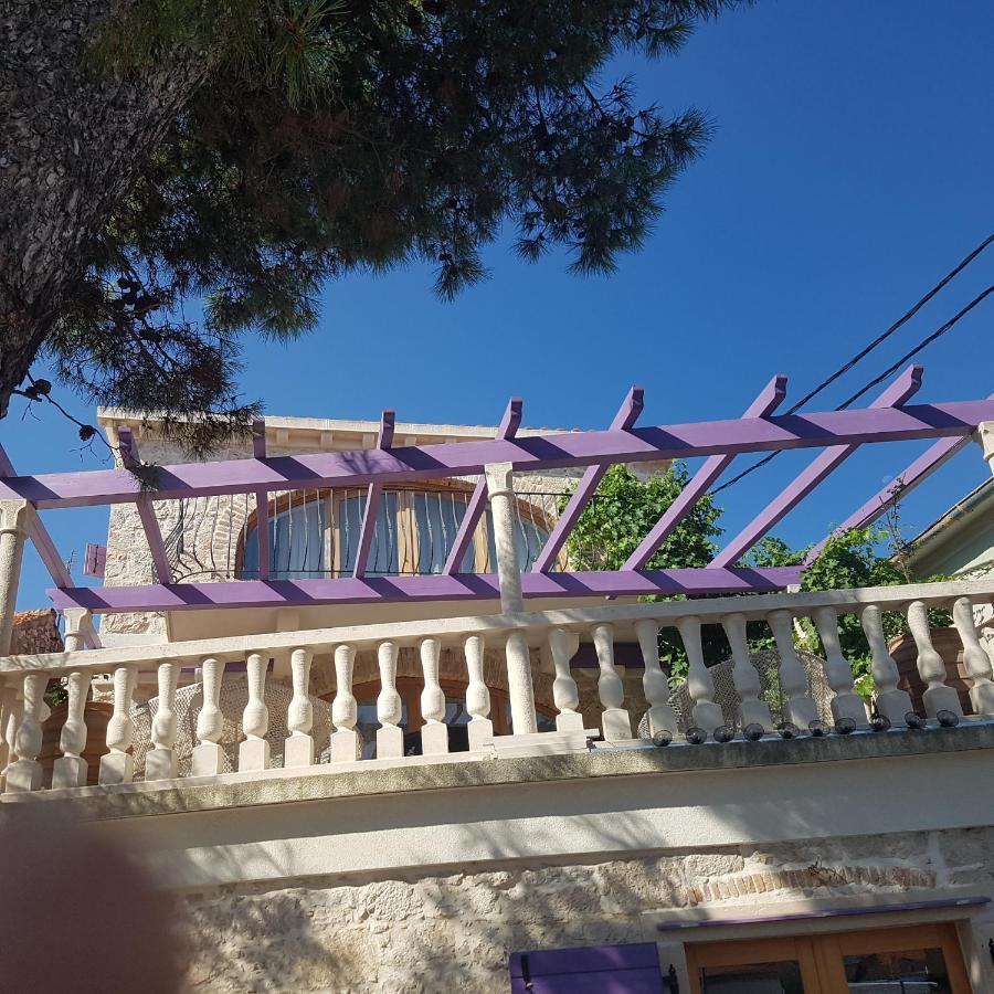Appartamento Jardin Kapetanova Kuca Veli Iž Esterno foto