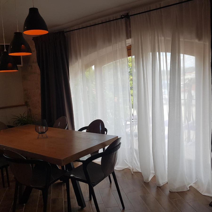 Appartamento Jardin Kapetanova Kuca Veli Iž Esterno foto
