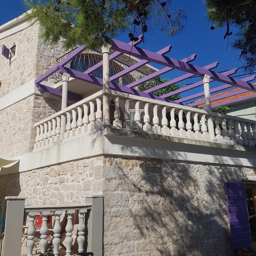 Appartamento Jardin Kapetanova Kuca Veli Iž Esterno foto