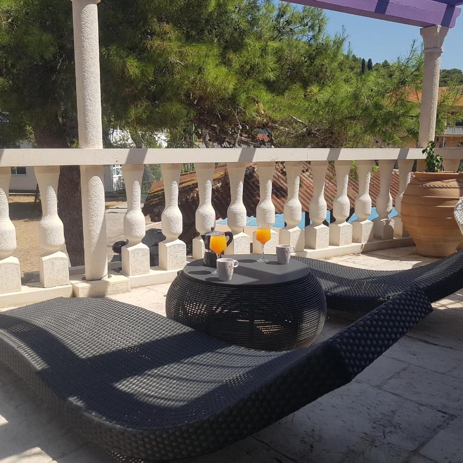 Appartamento Jardin Kapetanova Kuca Veli Iž Esterno foto