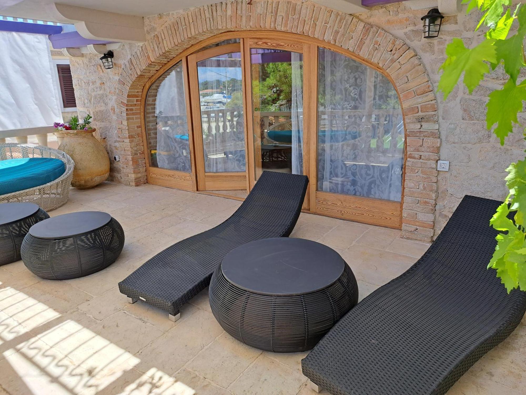 Appartamento Jardin Kapetanova Kuca Veli Iž Esterno foto