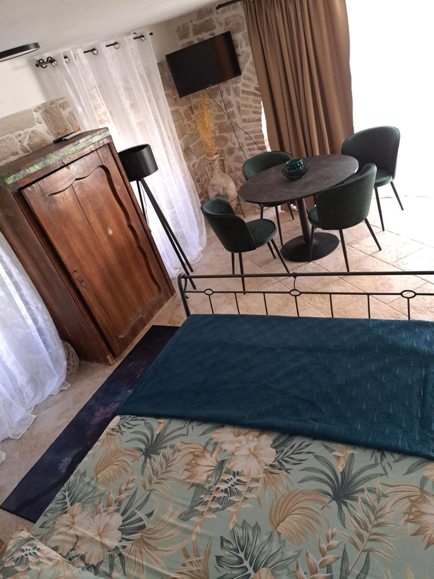 Appartamento Jardin Kapetanova Kuca Veli Iž Esterno foto